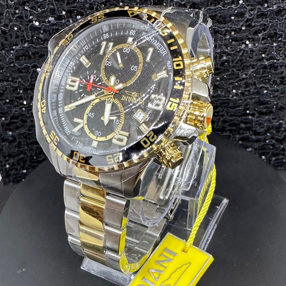 Men's (NWT) Chronograph Invicta Watch w/Date on the Face & a Two-Toned Bracelet - Picture 2 of 4